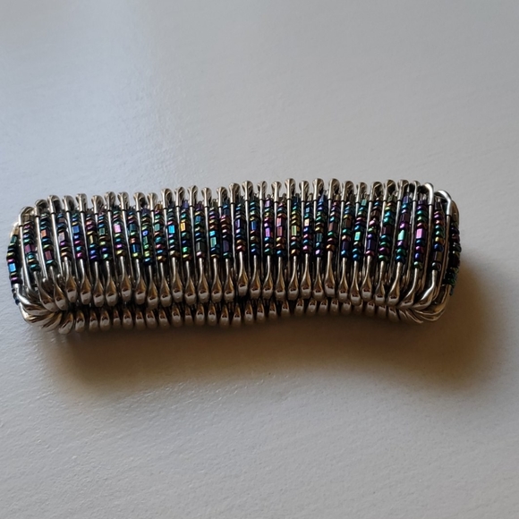 Handmade safety pin bracelet - Picture 3 of 7